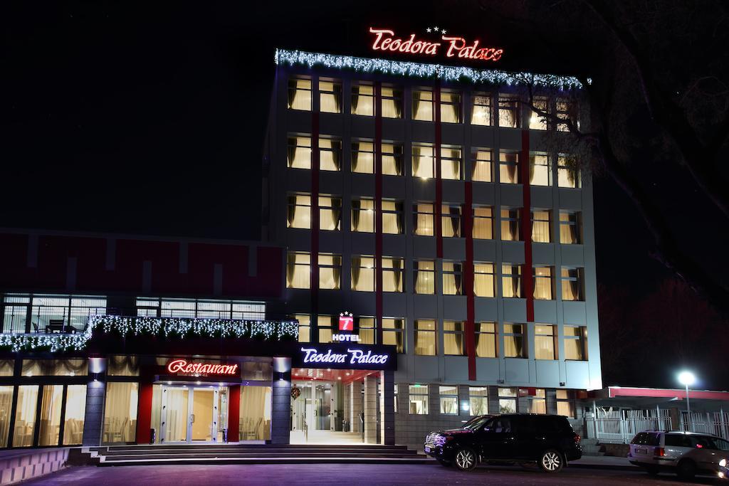 Teodora Palace Hotel ルセ エクステリア 写真